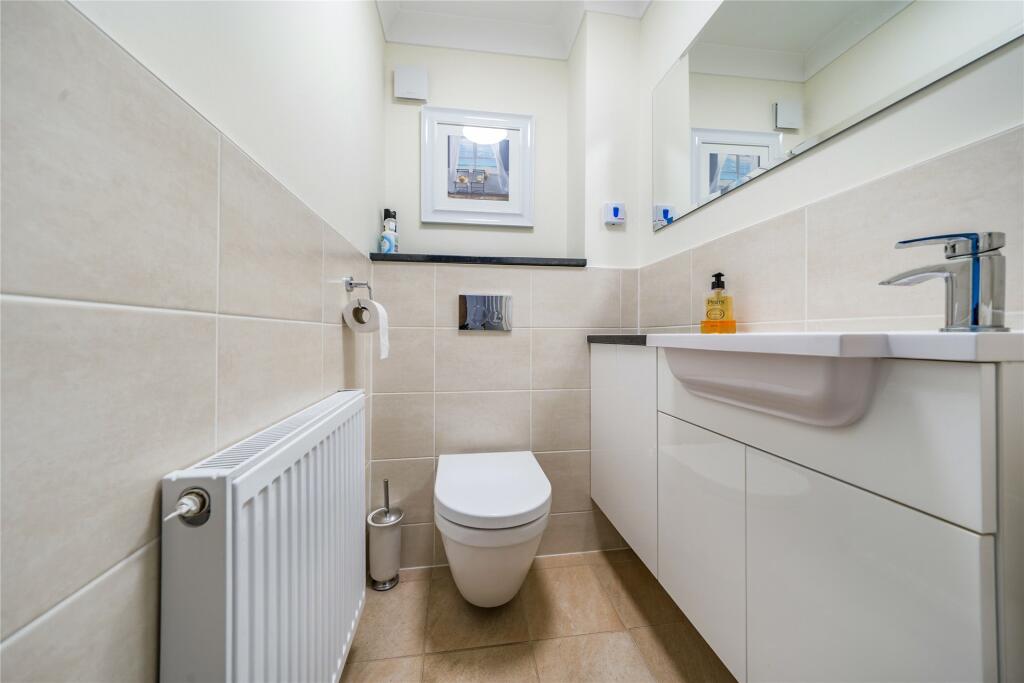 Gf Cloakroom