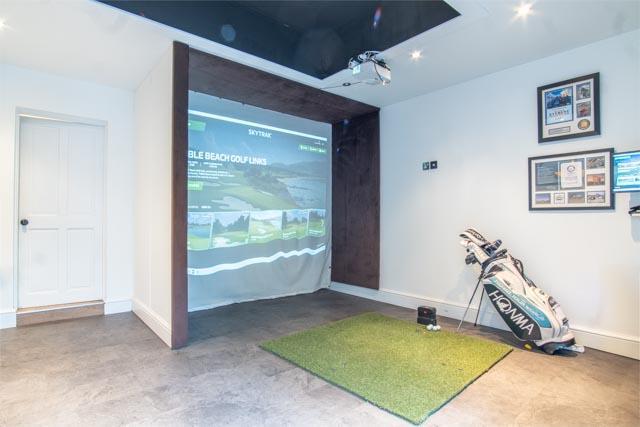 FAMILY ROOM/GAMES ROOM