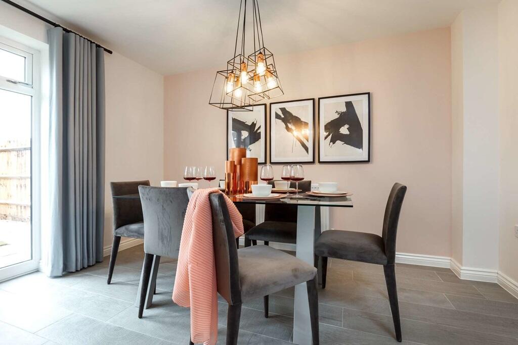 A wonderful space for family meals or to entertain friends