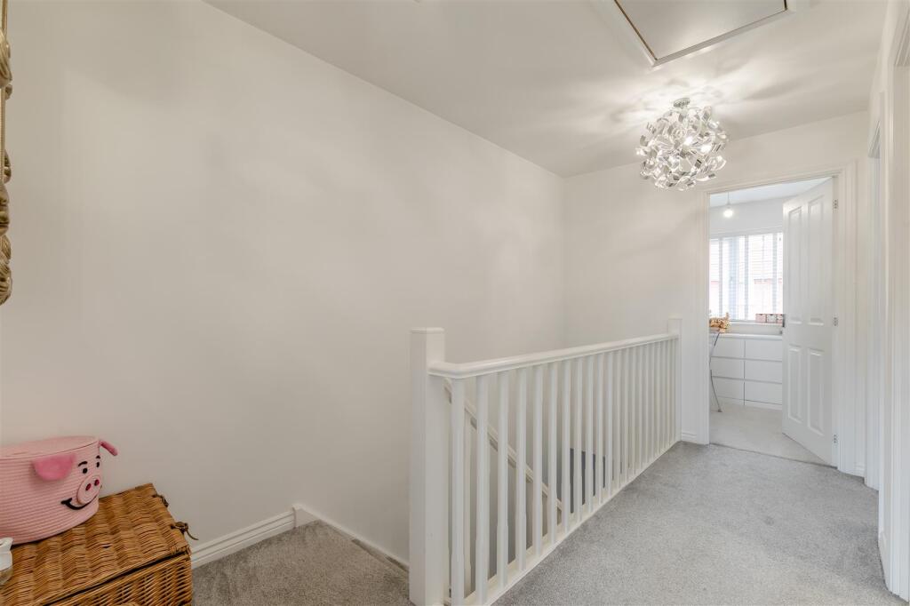 8658495-interior06.jpg