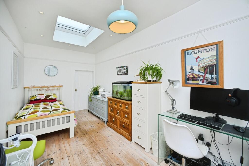 Bedroom/Office