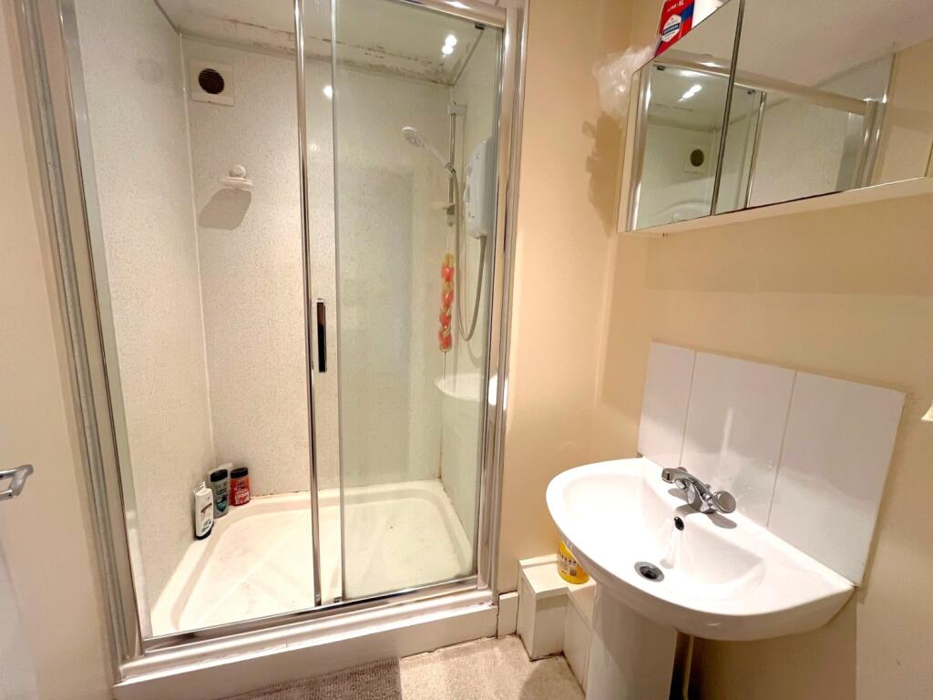 08Shower