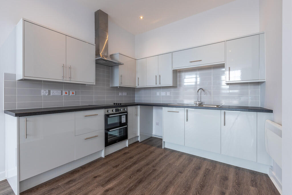 Apt 3 Fitted Kitc...