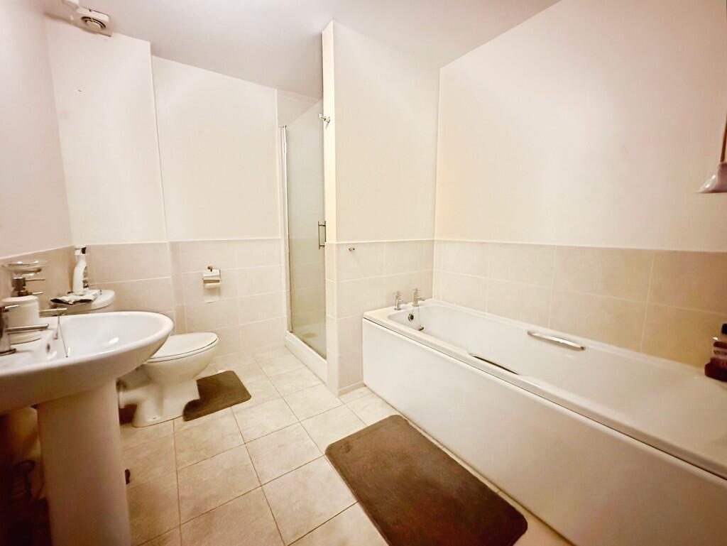 aa3e2692-BATHROOM