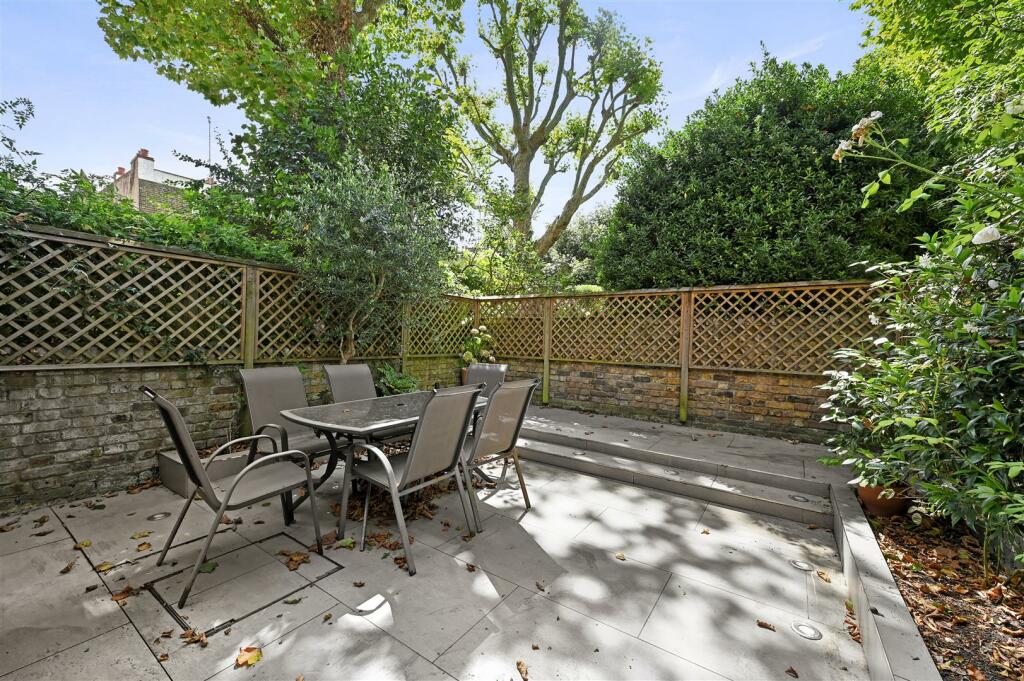 Sterndale Road - Garden1 (1).JPG