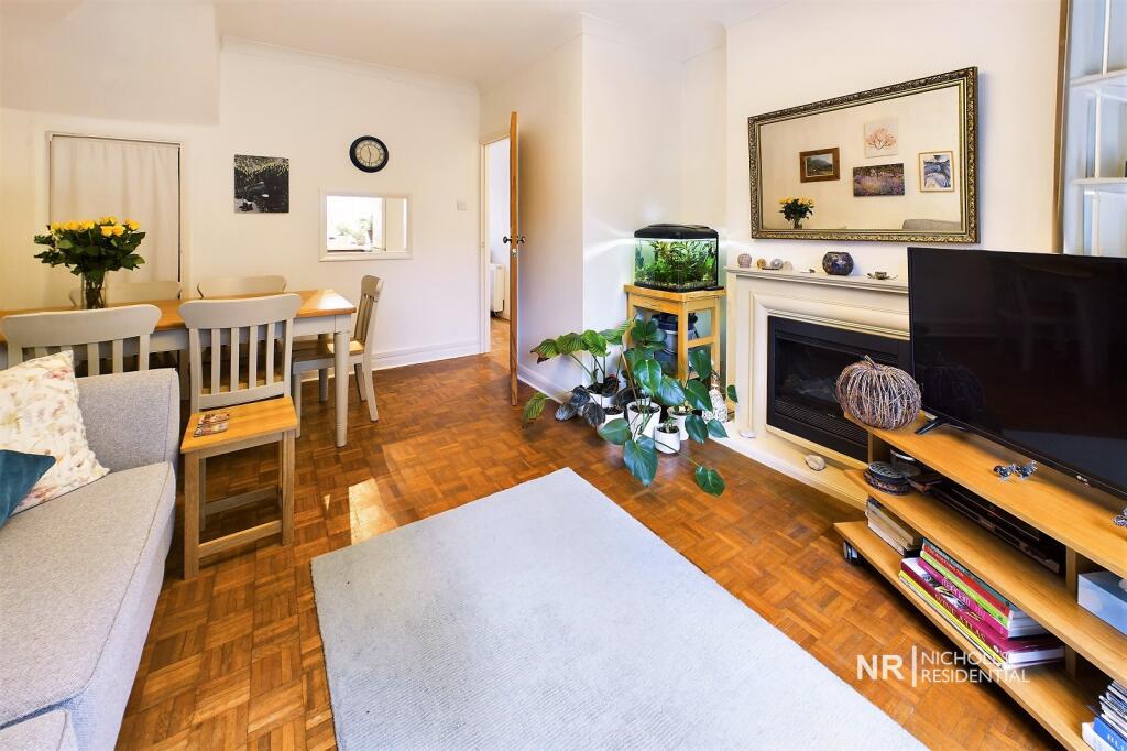 Lounge /  Dining Room