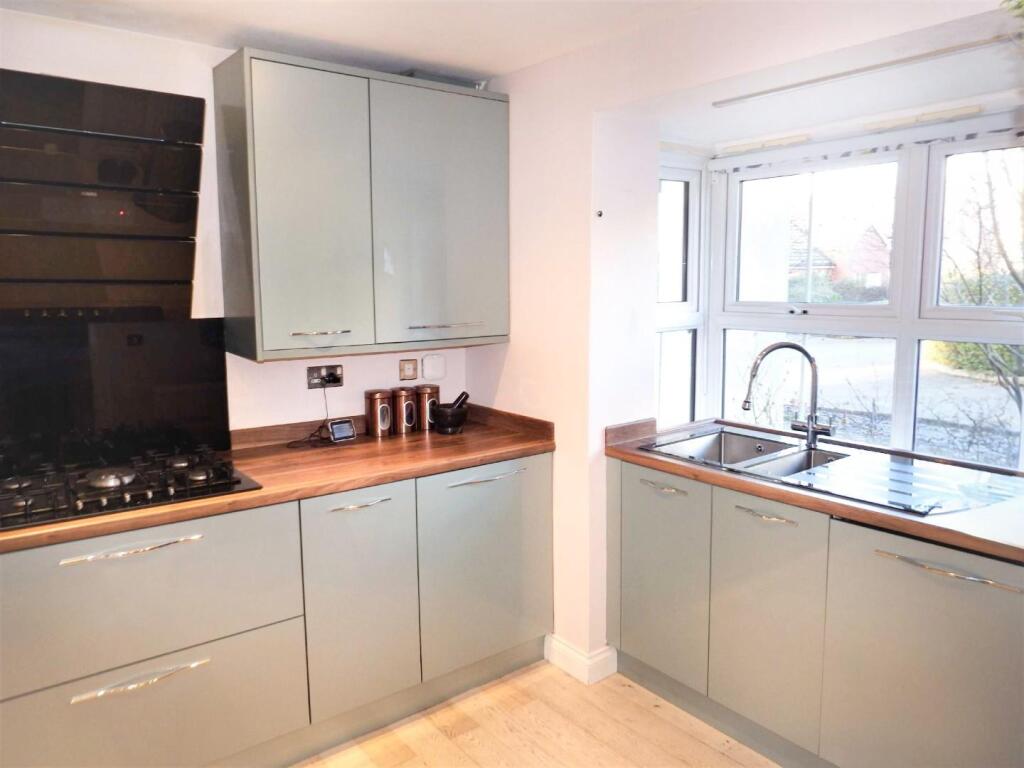 Kitchen Use1.jpg