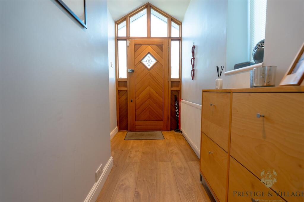 Park Crescent, Elstree, Borehamwood