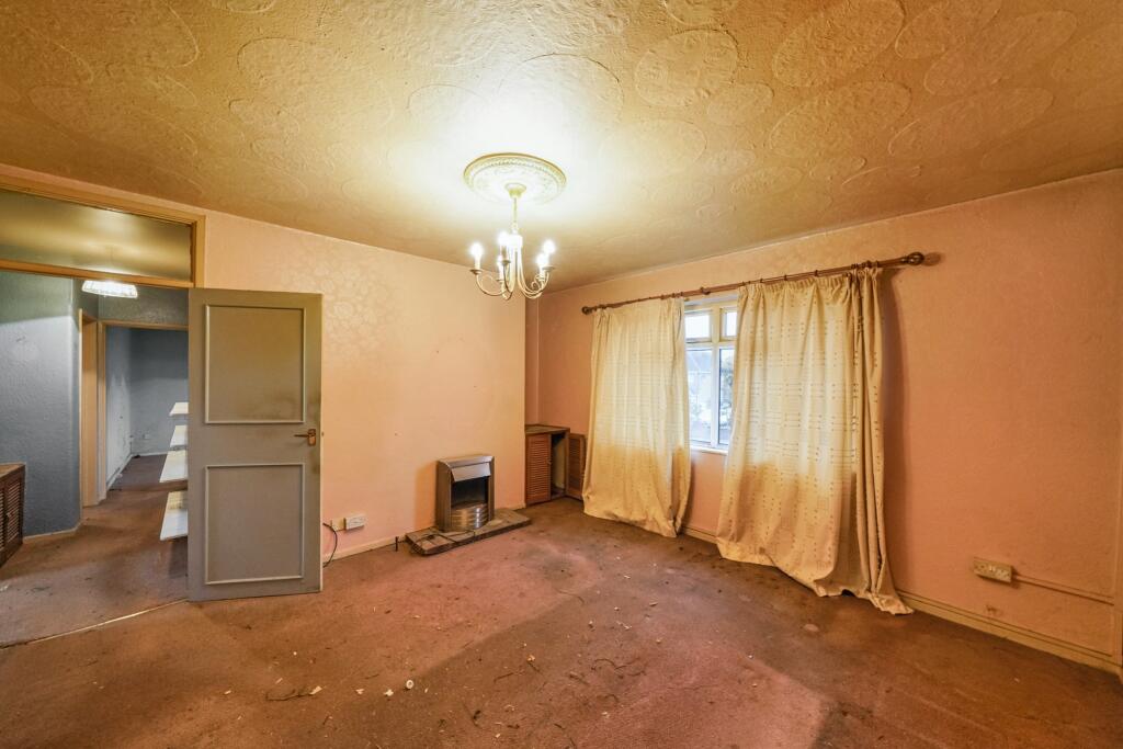 10 Hudson Rd, Hayes, Middlesex, UB3 5EL