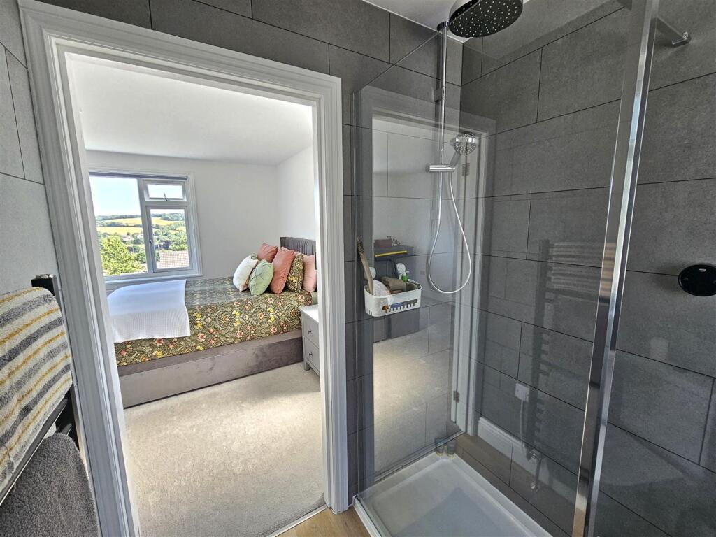 Ensuite and Bedroom.jpg