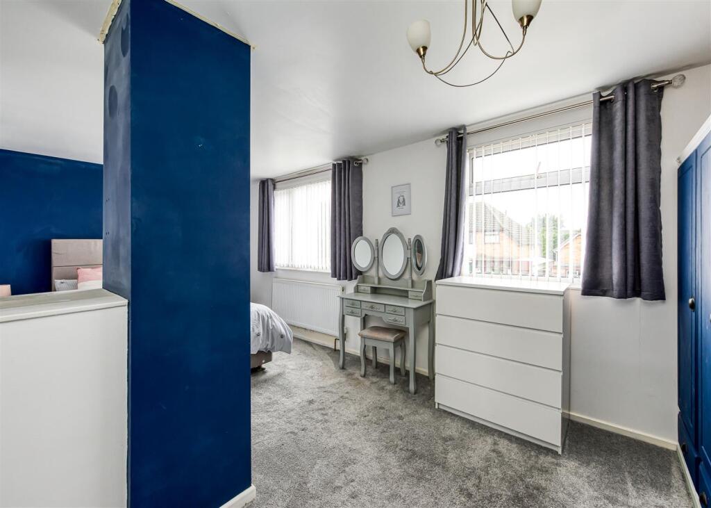 3 Chapel Close-Bedroom 1 (4).jpg