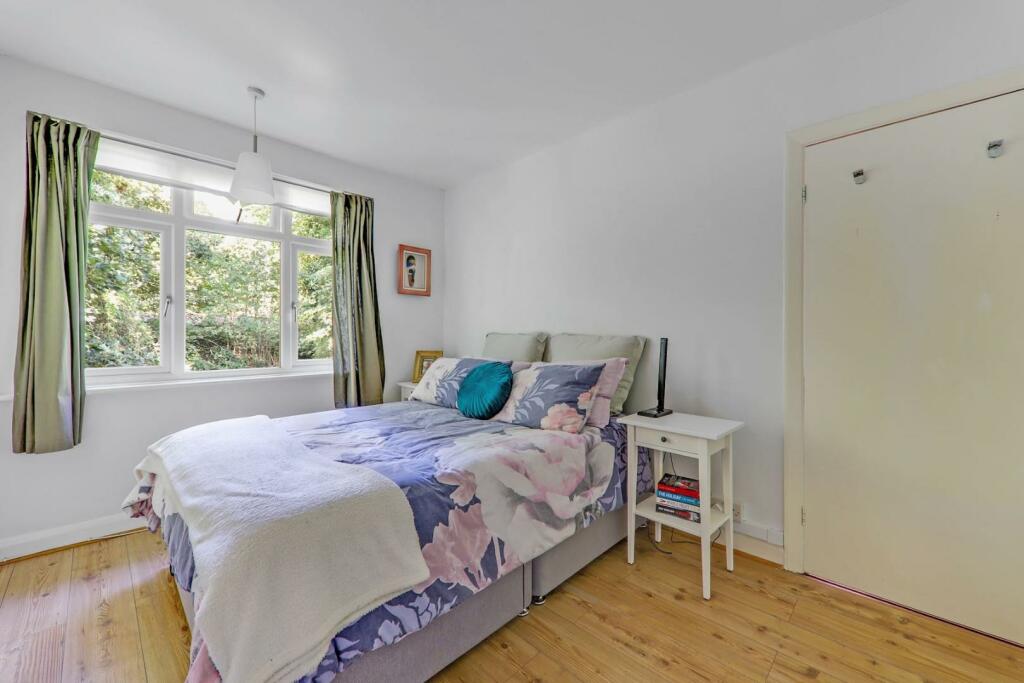 05-f0f9JHPropWpen - 16 Ridgemount Close - 13-mediu