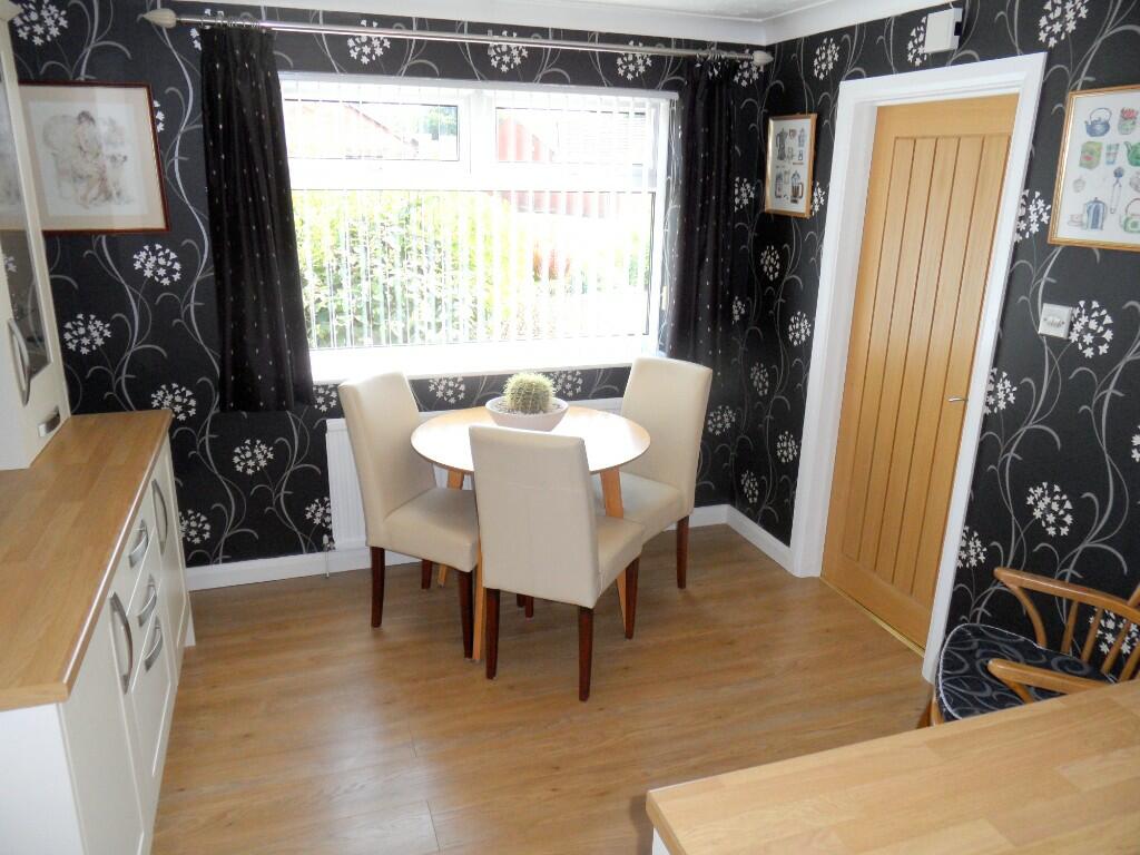 KITCHEN/BREAKFAST RM