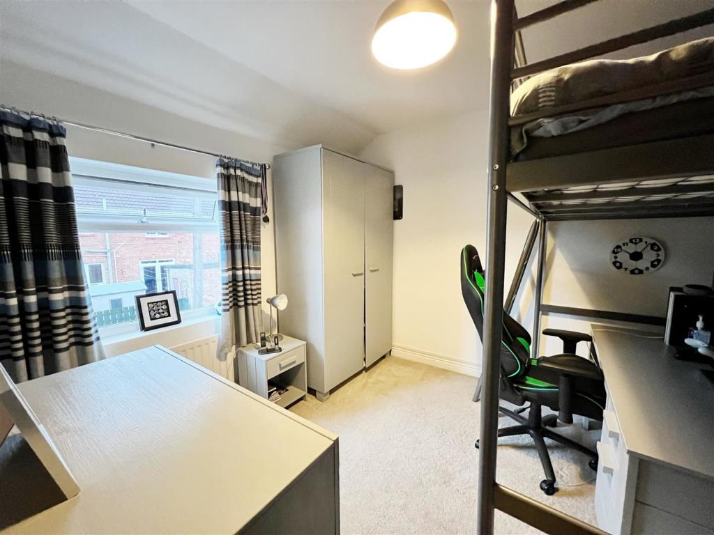 Bedroom 2 pic 1.jpg