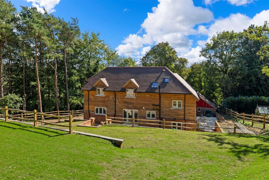 Oak Lodge, Dorking Road, Gomshall, GU5 9NY-154-192