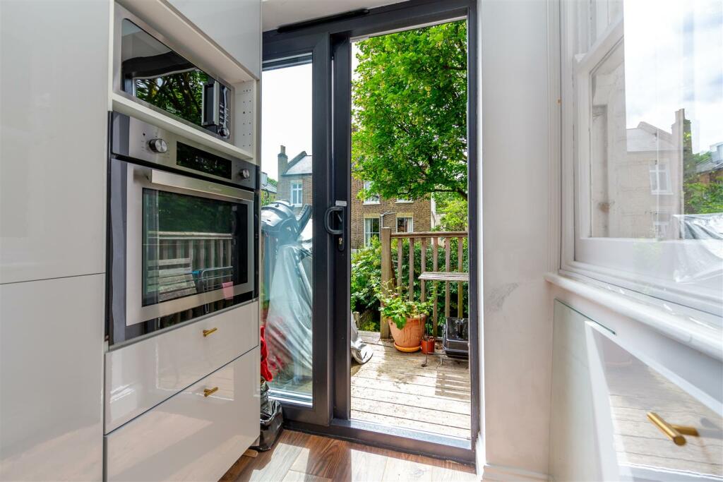 0047_116 Widdenham Road N7.jpg