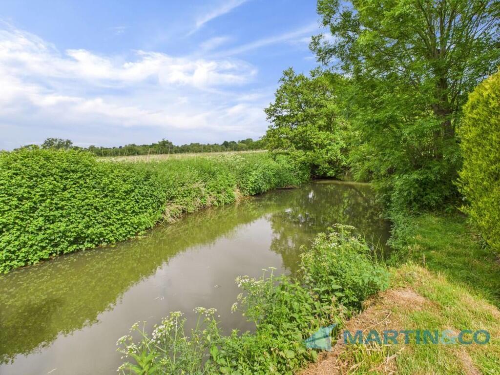 CAM02145G0-PR0061...