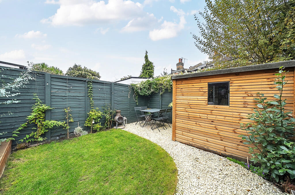 1365025-5-68eeda7...