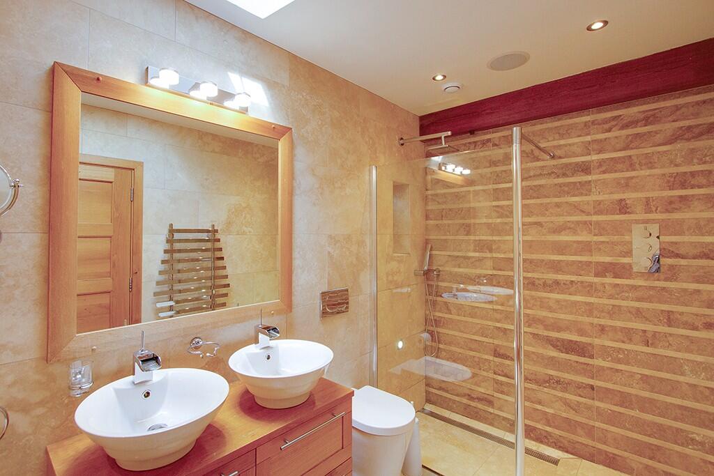 En suite bathroom