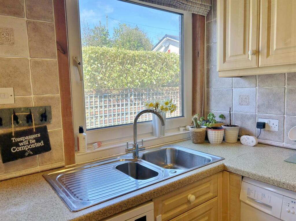 Kitchen sink
