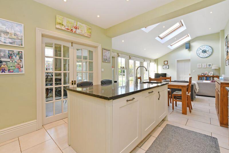 Open Plan Family Kitchen / Living 