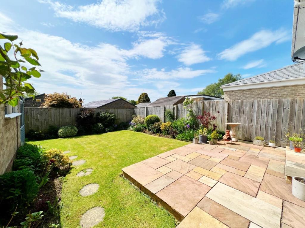 Garden 3.jpg