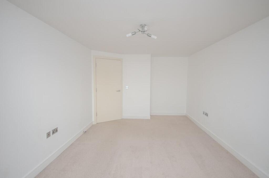 Bedroom one pic 2.jpg