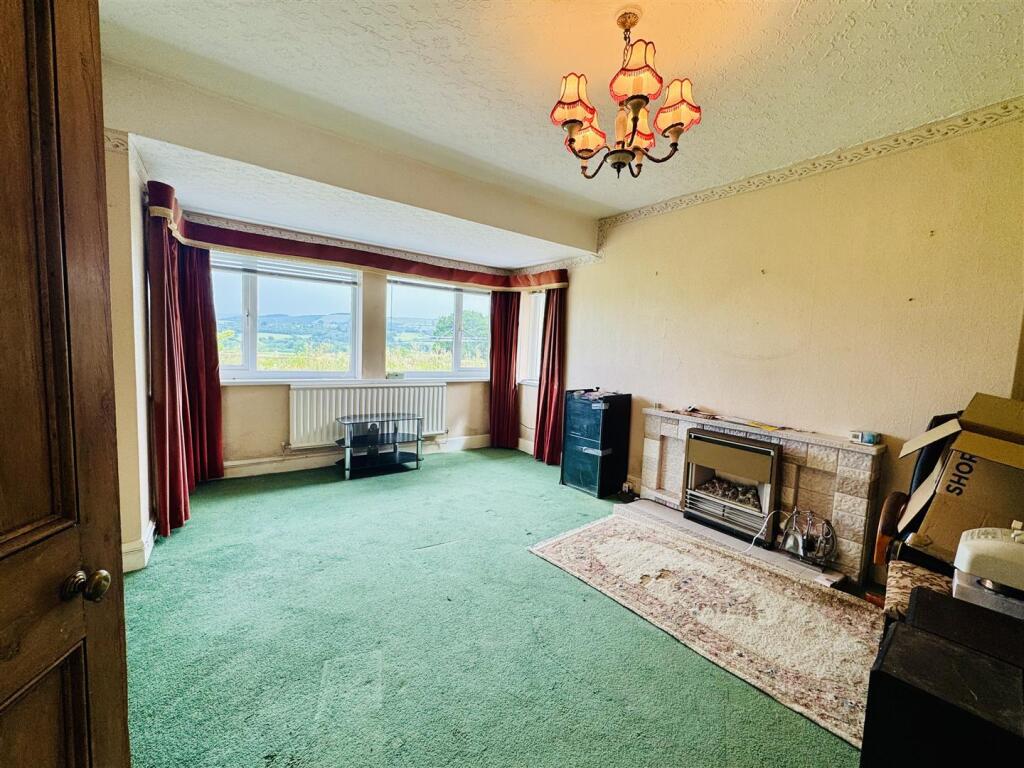 SITTING ROOM / LOUNGE