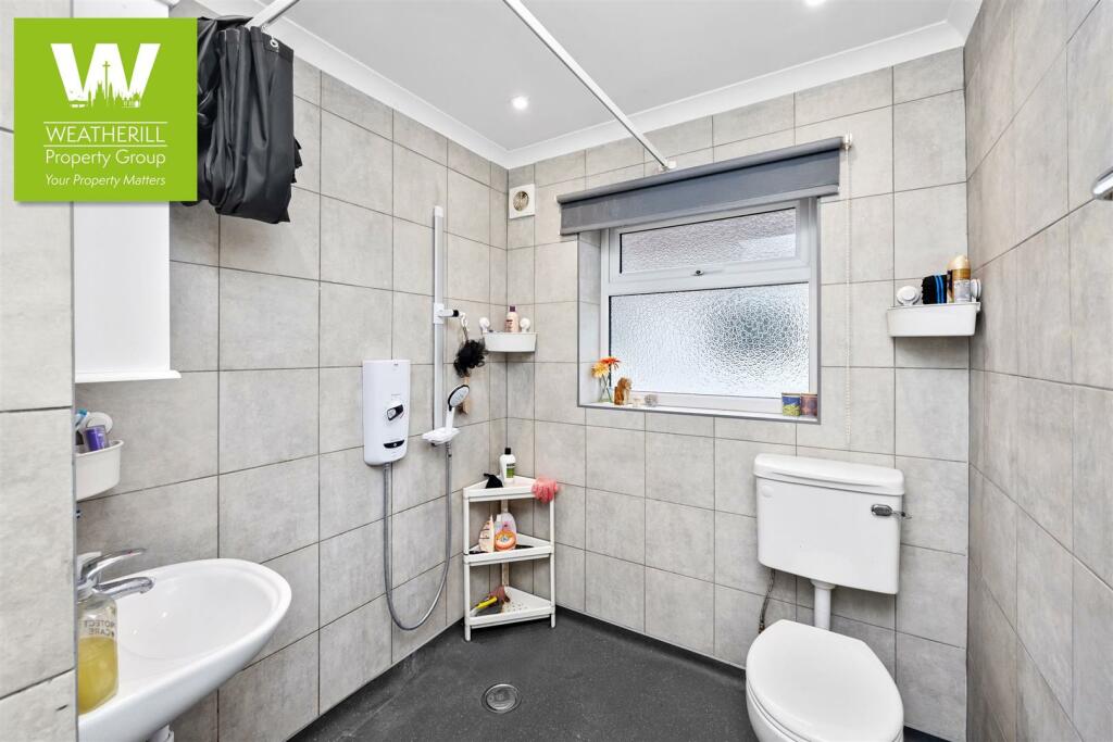 BATHROOM.jpeg