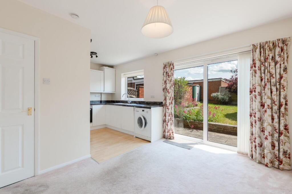 6, severn close kitchen diner-1.jpg