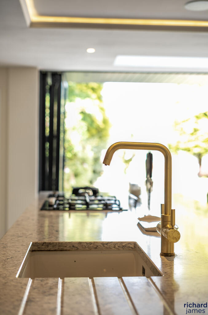 771e1feaec8f48d98ae933bc1d9da39e