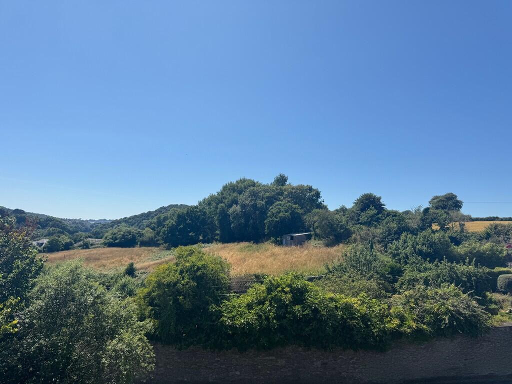 views to front el...