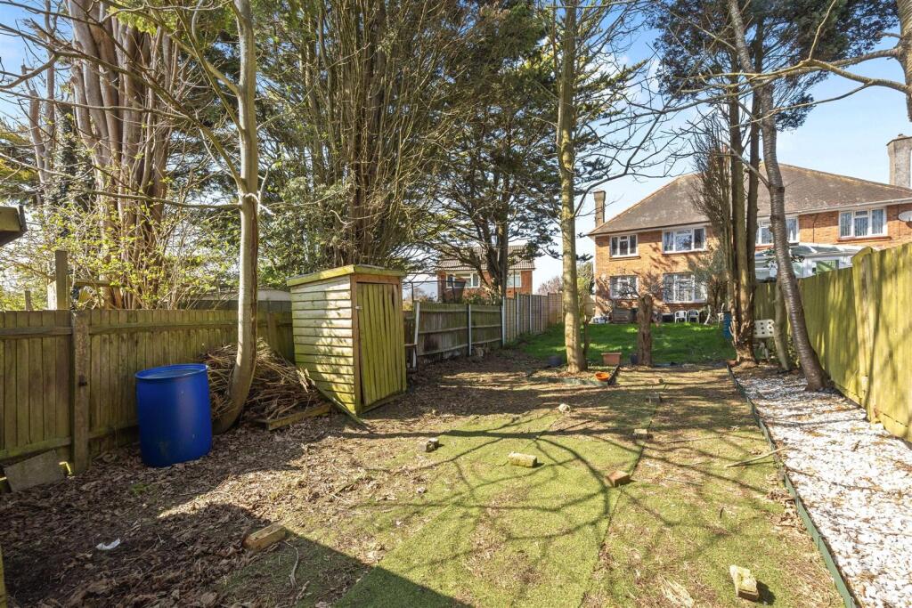 King George VI Dr 17 REAR.jpeg