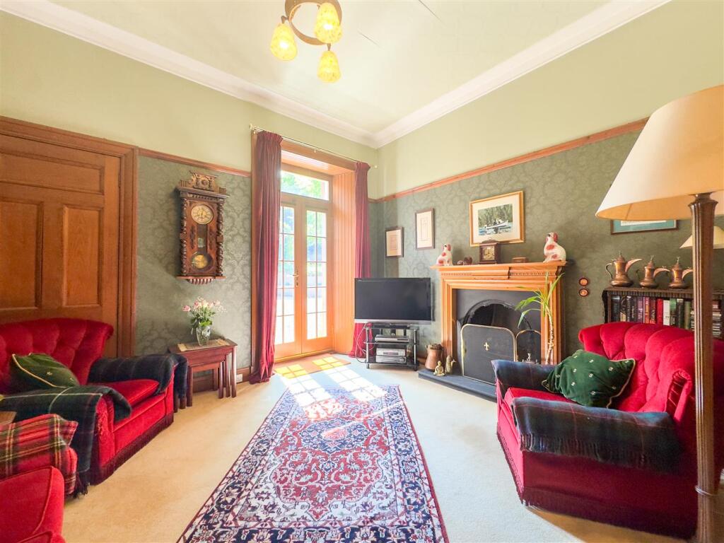 TV/Family Room