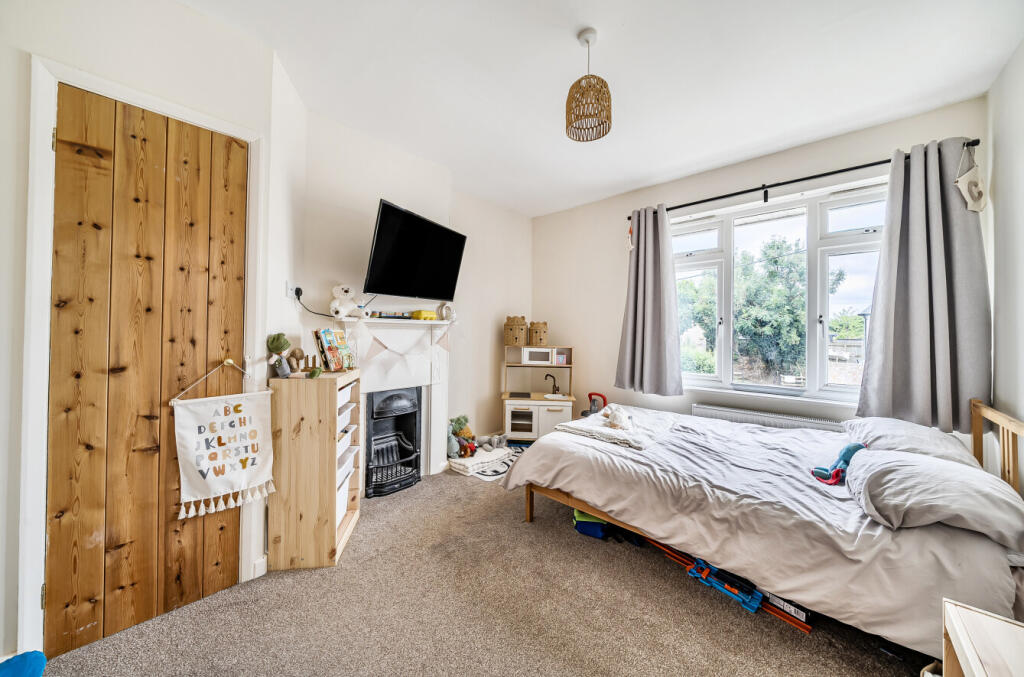 1325354-4-6877fbb...