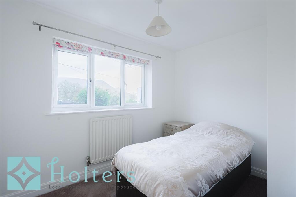 1 Chapel Field, LlandinamHOLT - 1 Chapel Field, Ll