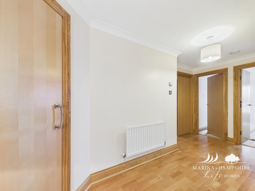 CAM03915G0-PR0018...