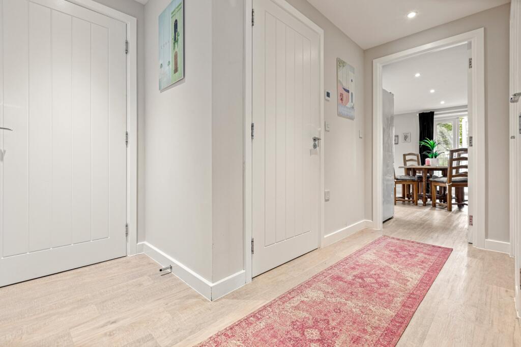 78 Frank hallway