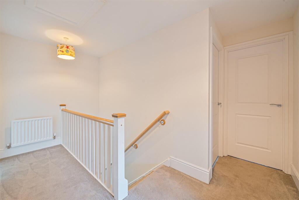 12 Plantation Lane, Towcester (22).jpg