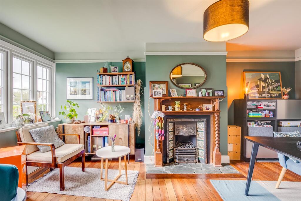 Eastholm Green 9-41.jpg