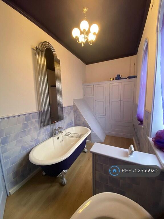 Bathroom 1st Floor