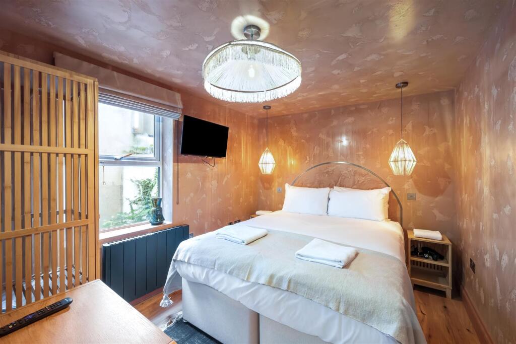 Ground Floor Flat-001.jpg