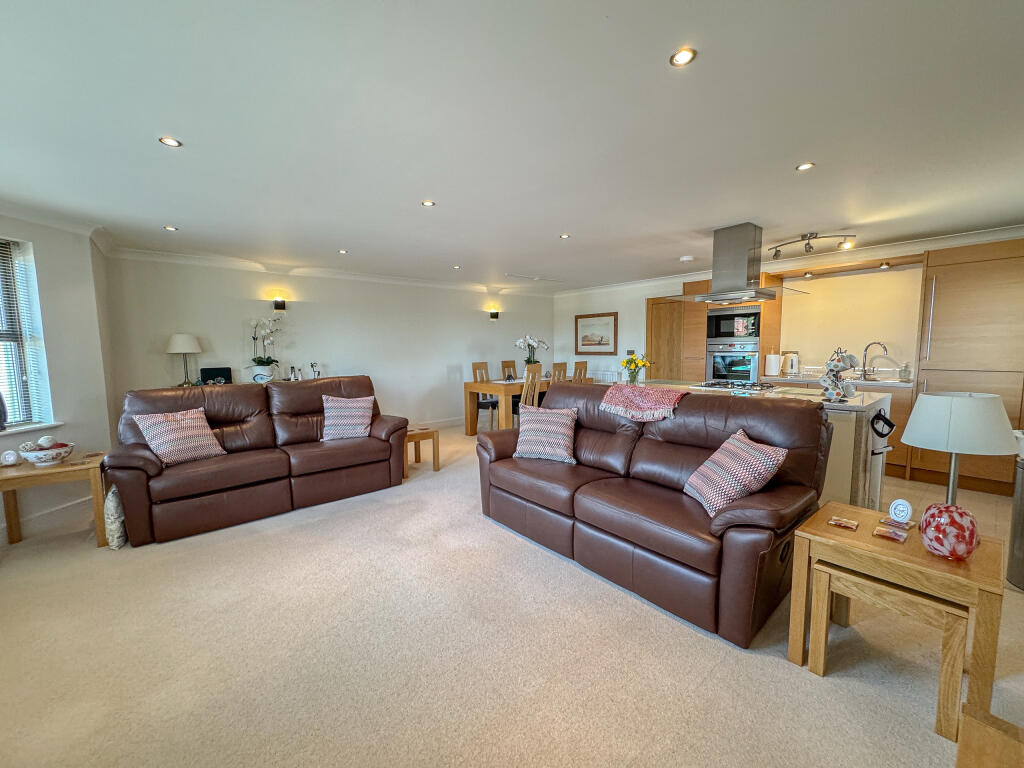 Living Area (5)