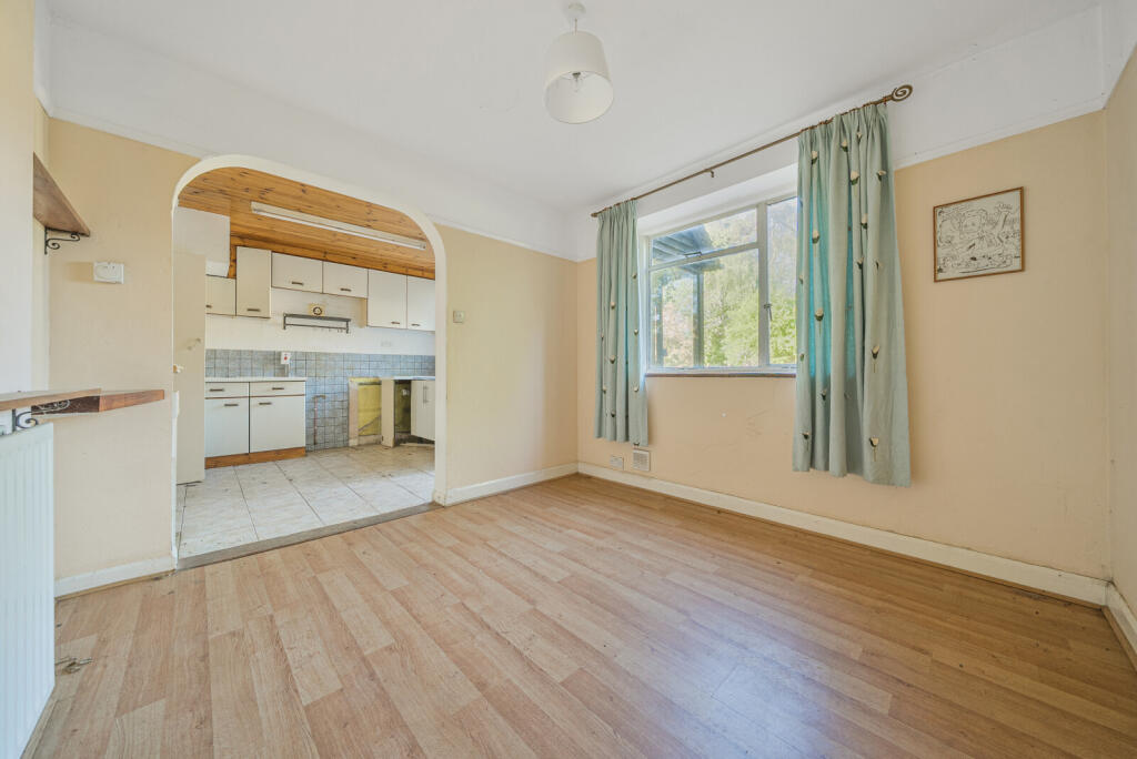 1295165-19-682770...