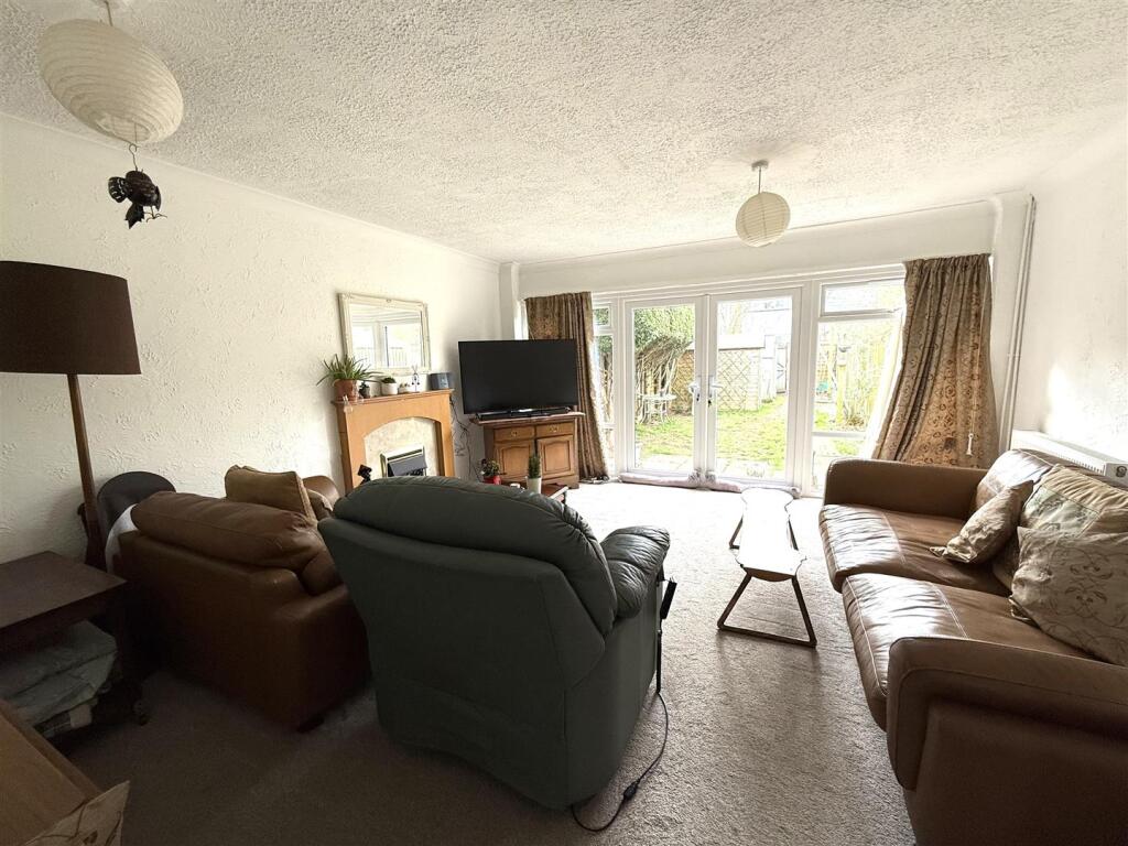 48 catkin lounge 2.jpeg