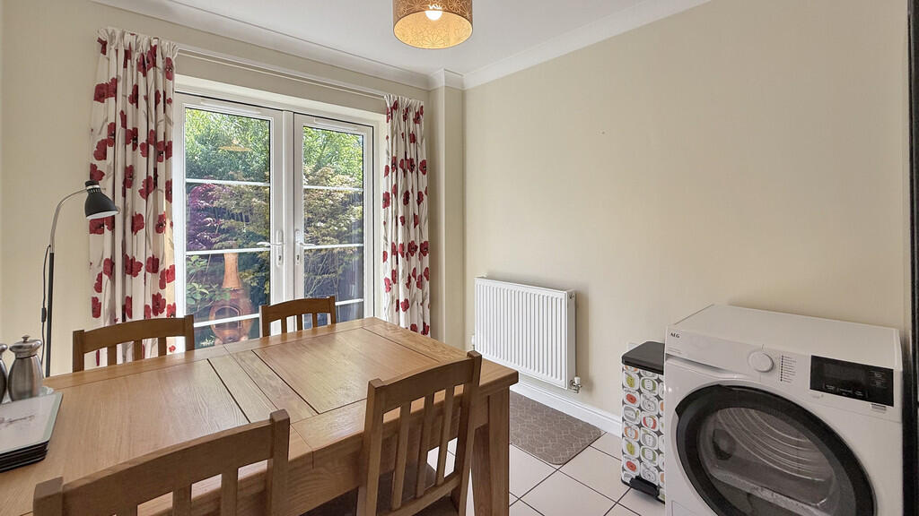 Kitchen/dining ro...
