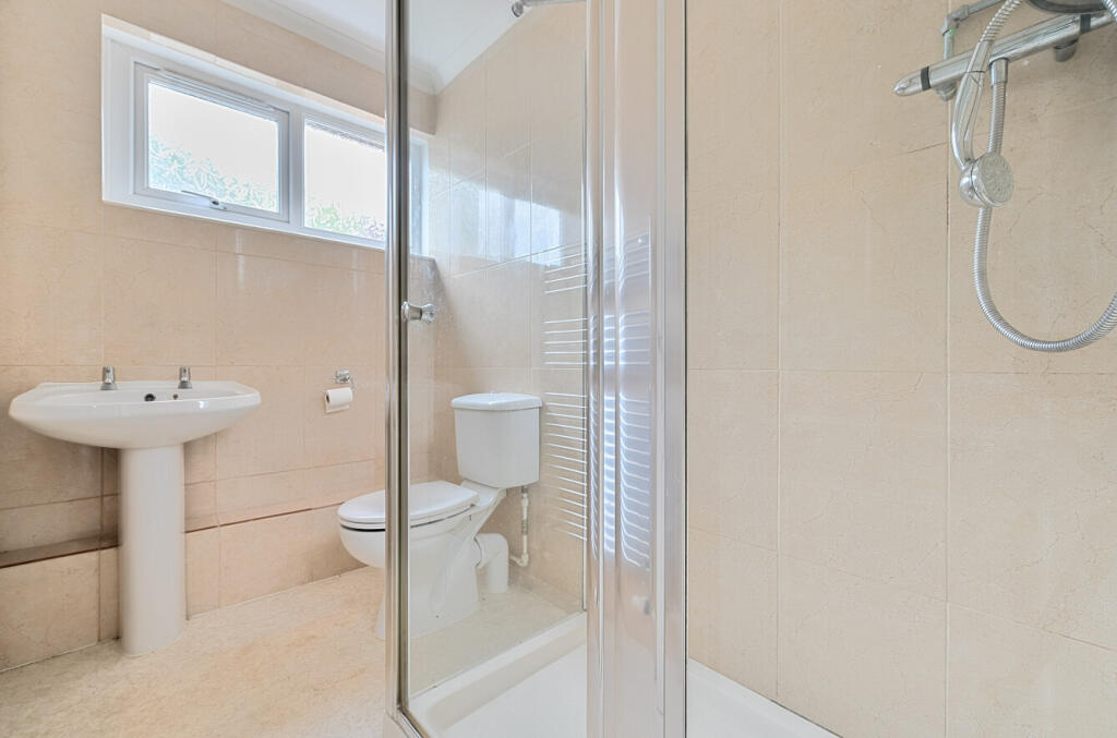 17-6823652a8b3e3-...