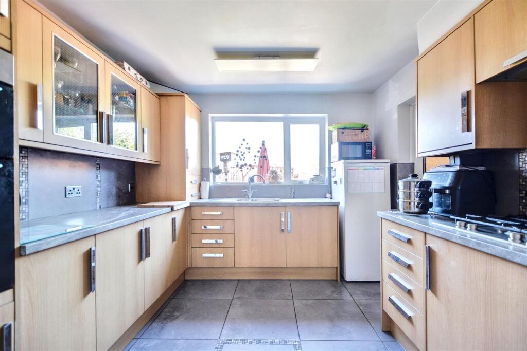Kitchen_1.jpeg