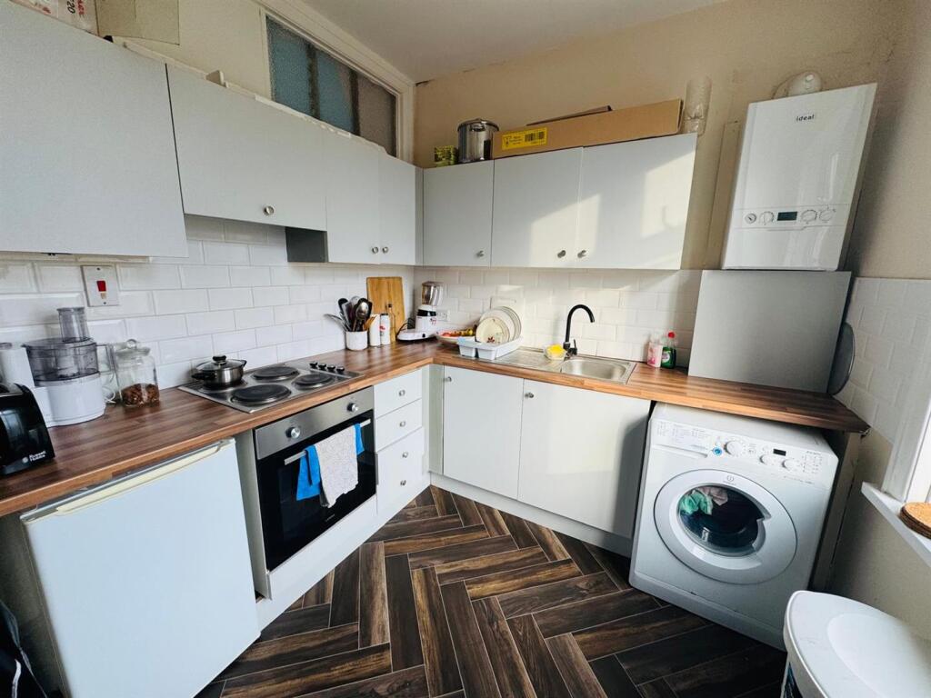 Kitchen / Breakfast Room