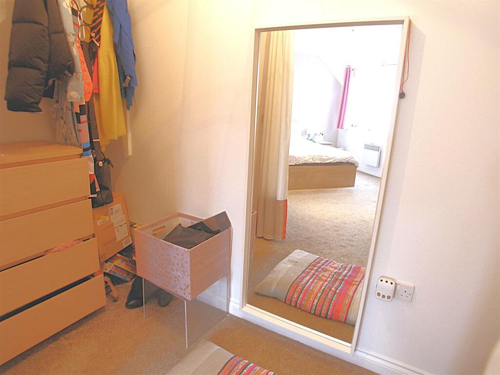 Walk-In Wardrobe